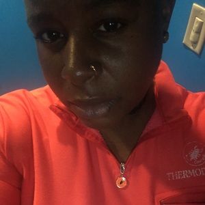 Meet your Posher, Qwee